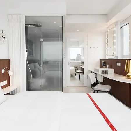 Ruby Luna By Ihg Hotel 4*