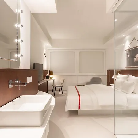 Ruby Luna By Ihg Hotel 4*