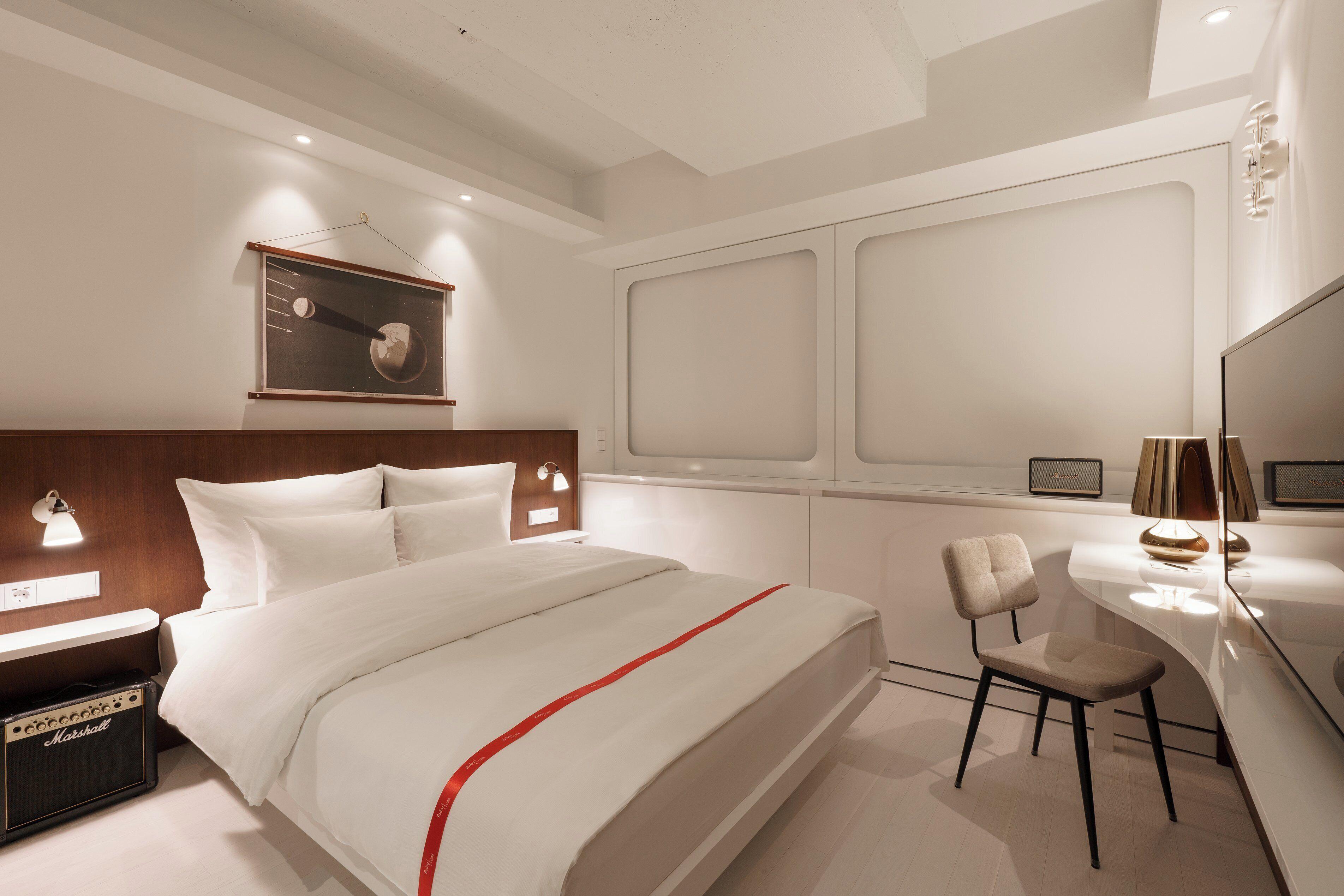 Ruby Luna Dusseldorf