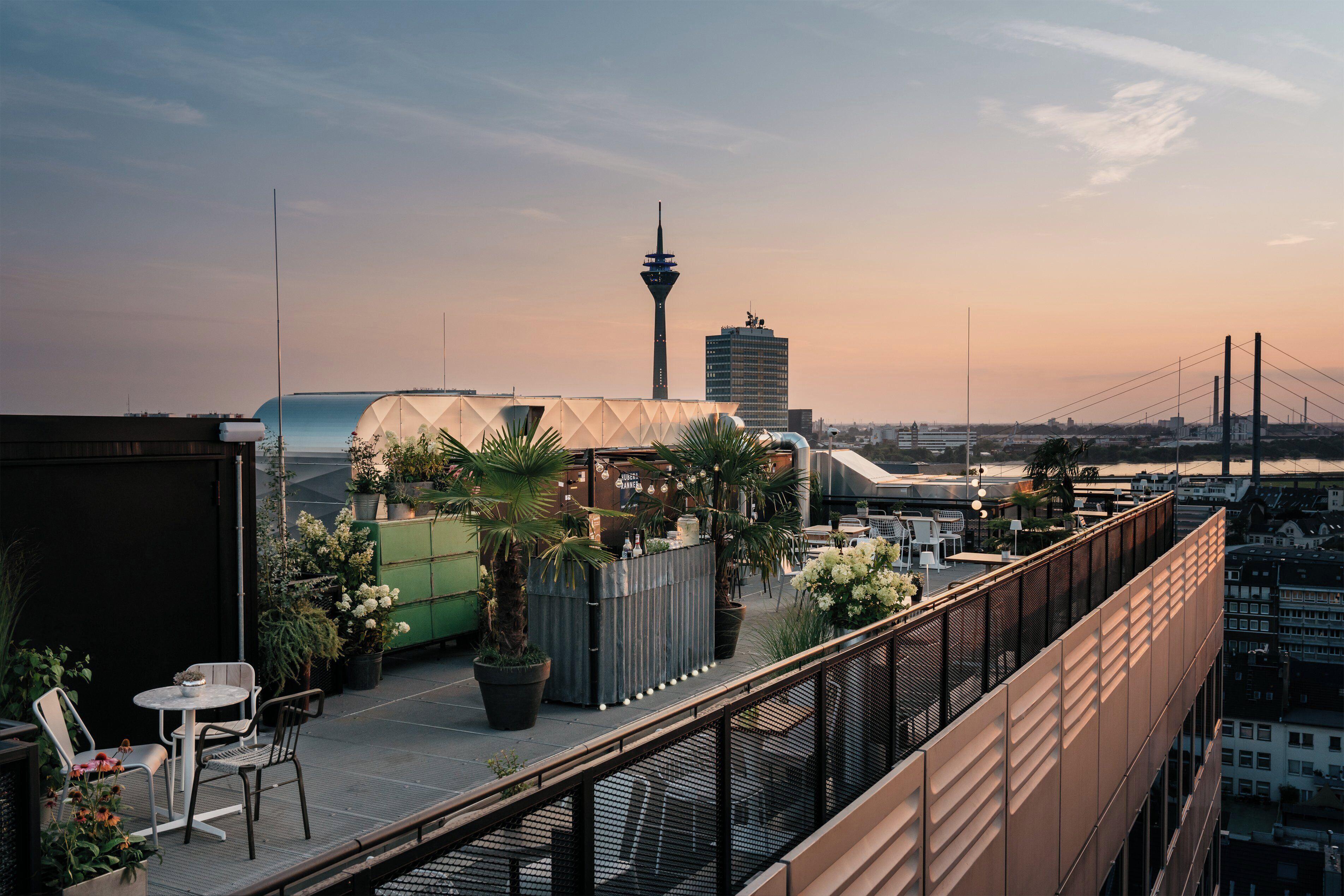 Ruby Luna Dusseldorf