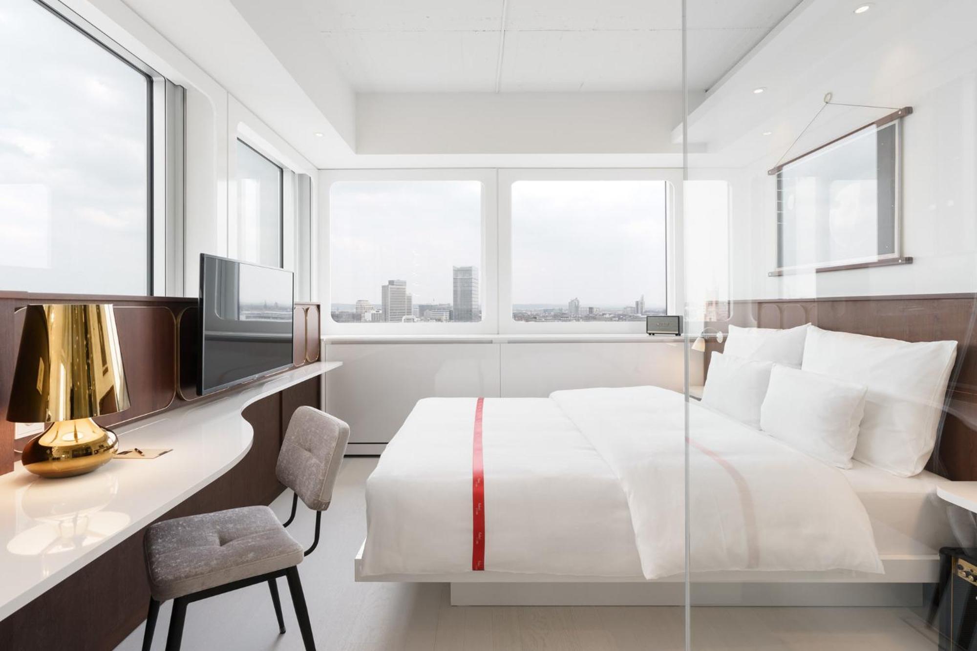 Ruby Luna Hotel 4*